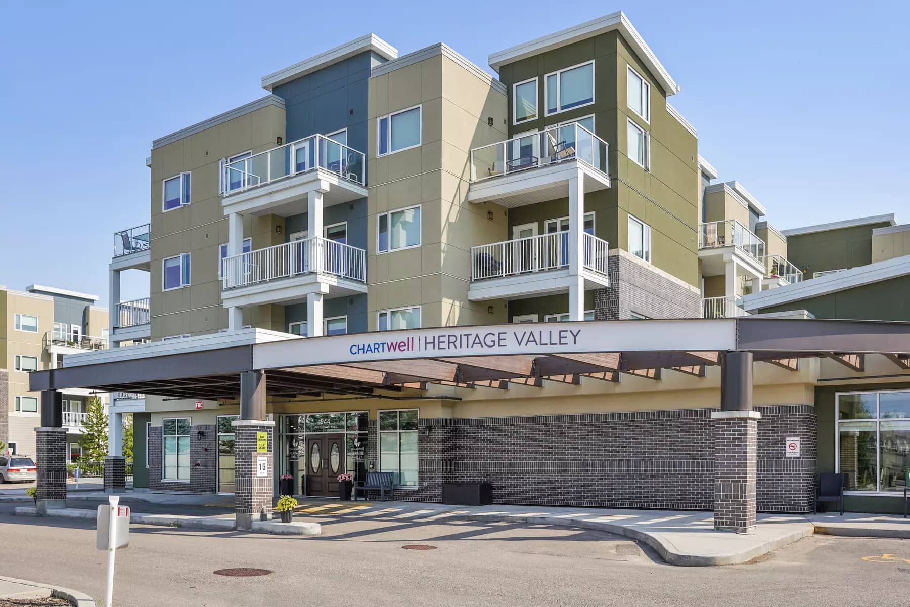 exterior front entrance at chartwell heritage valley retirement residence