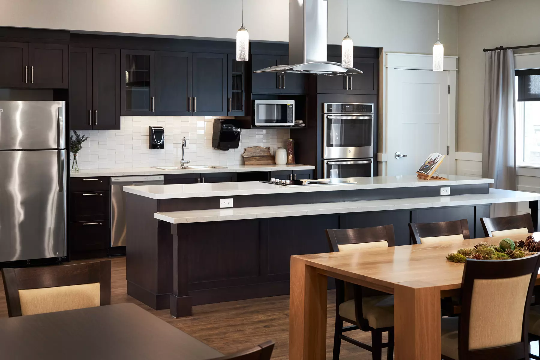 country kitchen at chartwell wescott retirement residence