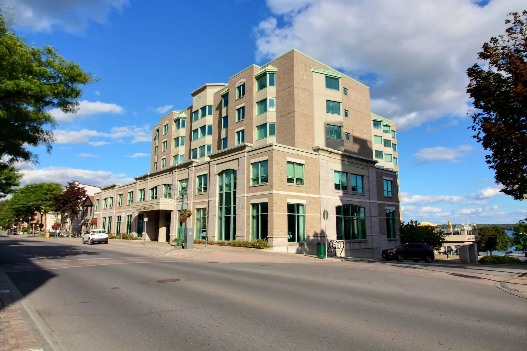 street view of chartwell wedgewood retirement residence