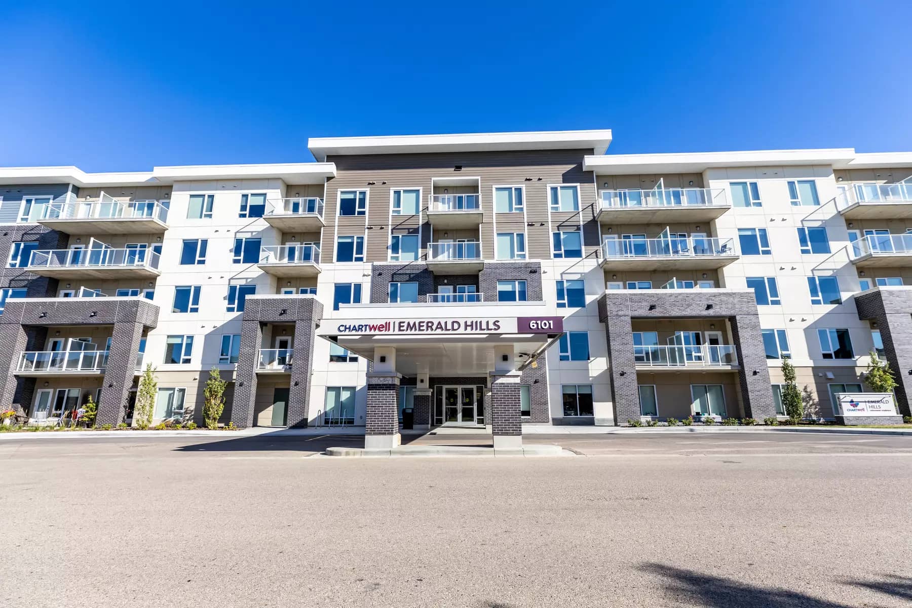 exterior front entrance at chartwell emerald hills retirement residence