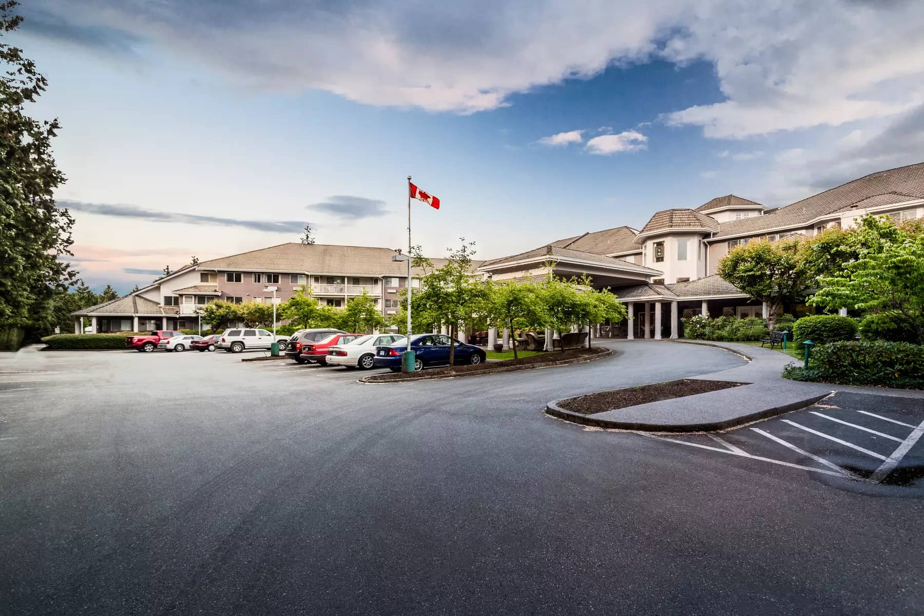 wide angle exterior picture at chartwell imperial place retirement residence