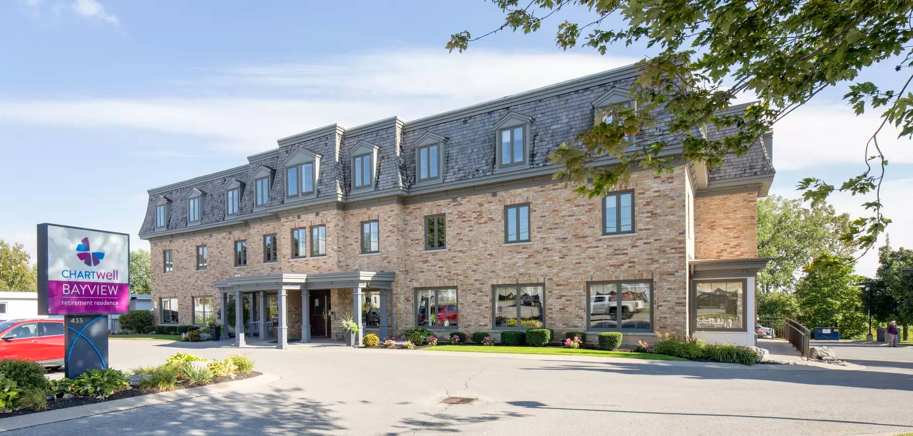 beautiful exterior of chartwell bayview retirement residence