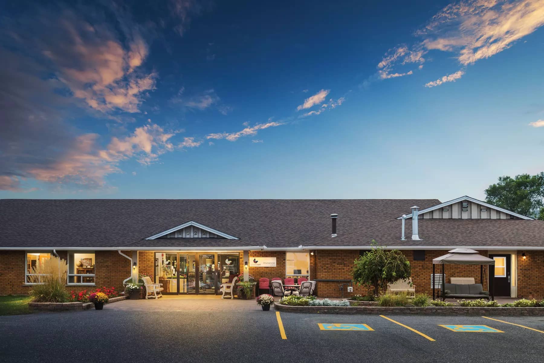 main entrance of chartwell pinewood retirement residence