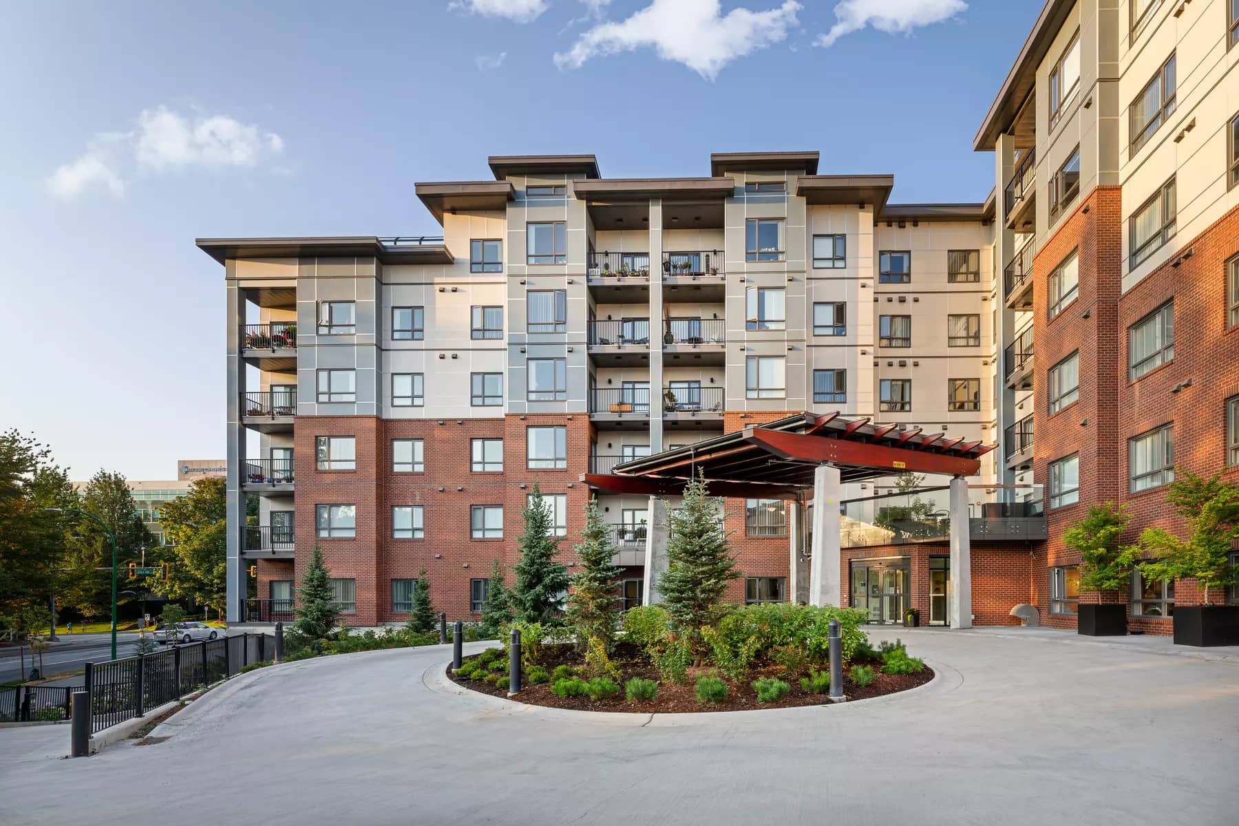 front entrance exterior picture at chartwell carlton retirement residence