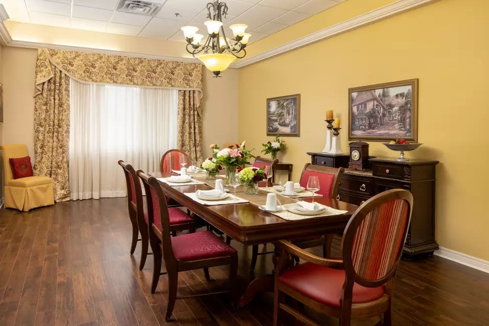 Private dining room of Chartwell Oak Park Lasalle Retirement Residence