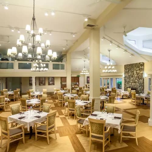 beautiful dining room at chartwell imperial place retirement residence