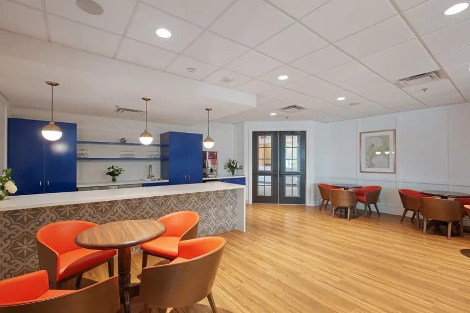 chartwell lakeshore, lounge, orange chairs, kitchen