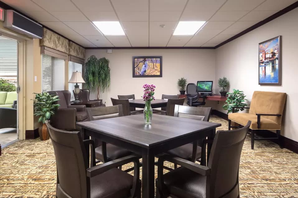 spacious lounge at chartwell willow care residence