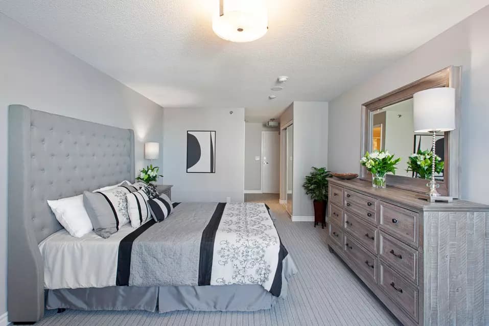 Bedroom in the model suite at Chartwell Lakeshore