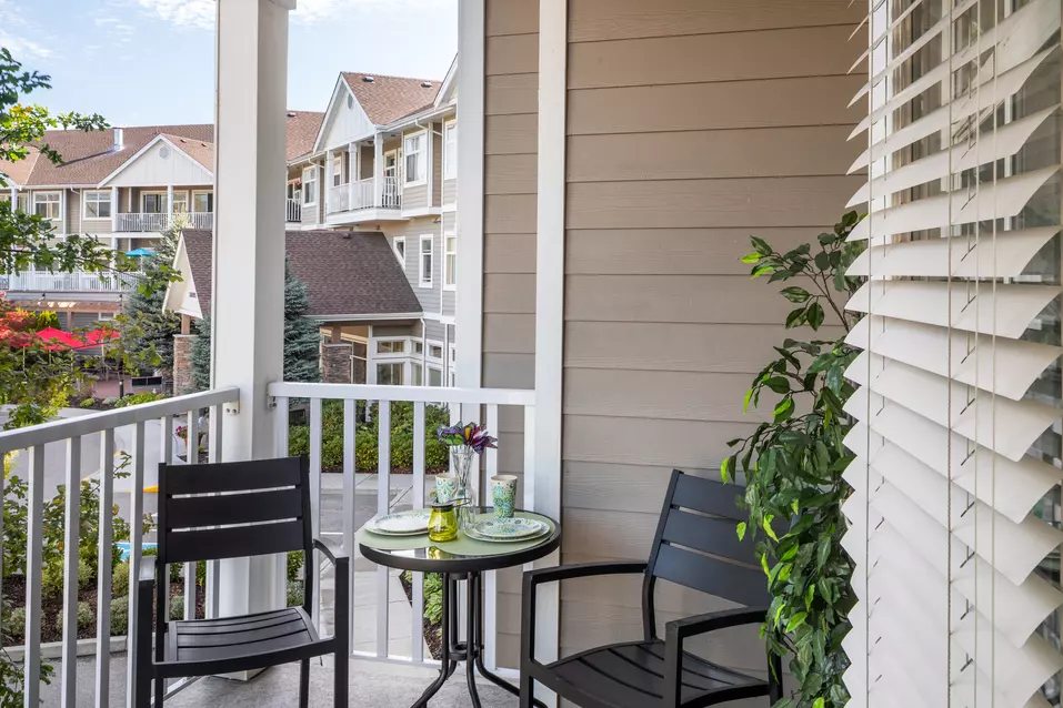 balcony at chartwell chatsworth retirement residence