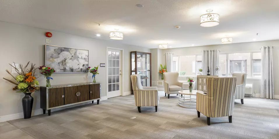The lounge of Chartwell Lansing Retirement Living