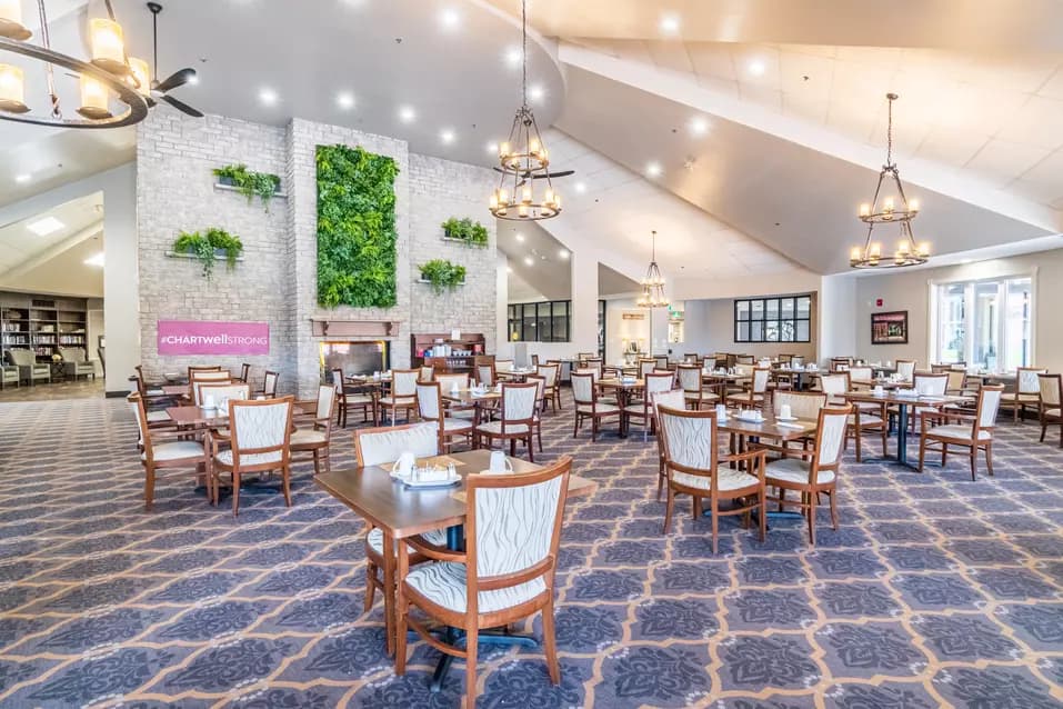 The dining room of Chartwell Meadowbrook Retirement Residence 