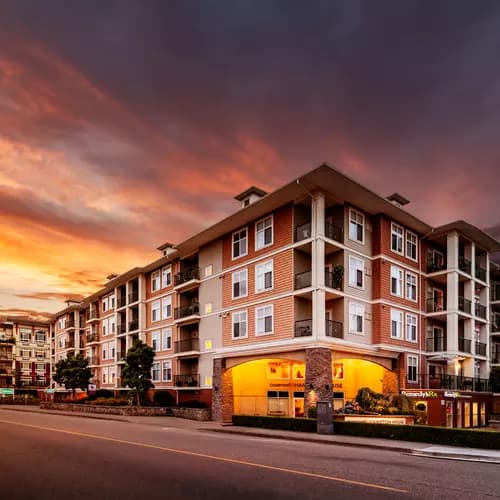 exterior at chartwell hampton house retirement residence