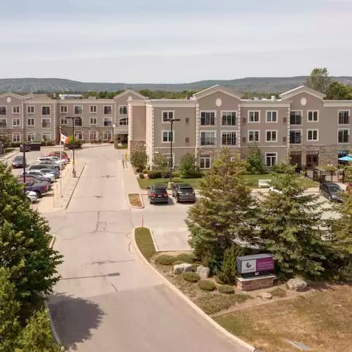 Aerial photo of greenspace surrounding Chartwell Georgian Traditions Retirement Residence.