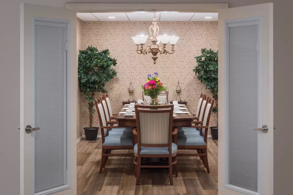 private dining room at chartwell hampton house retirement residence