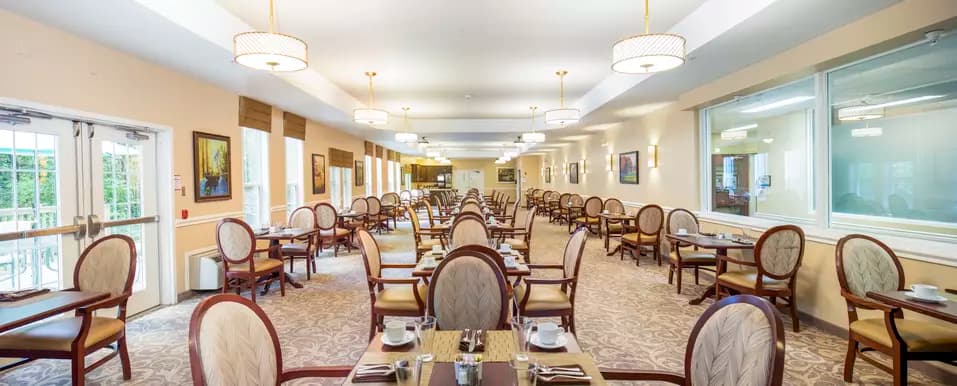 dining room at chartwell jackson creek retirement residence