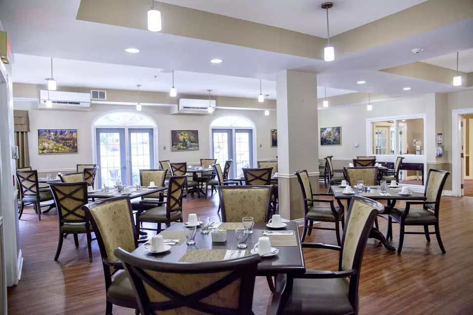 Bright, open-concept dining room at Chartwell Georgian Retirement Residence.