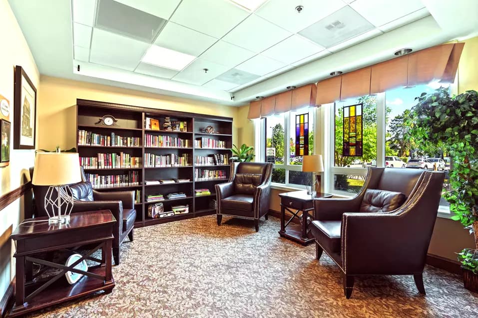 The cozy library of Chartwell Isabella Retirement Residence 