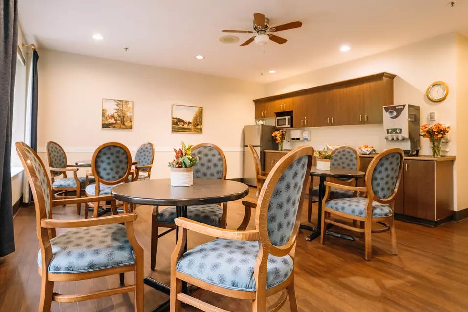cozy bistro at chartwell willow care residence