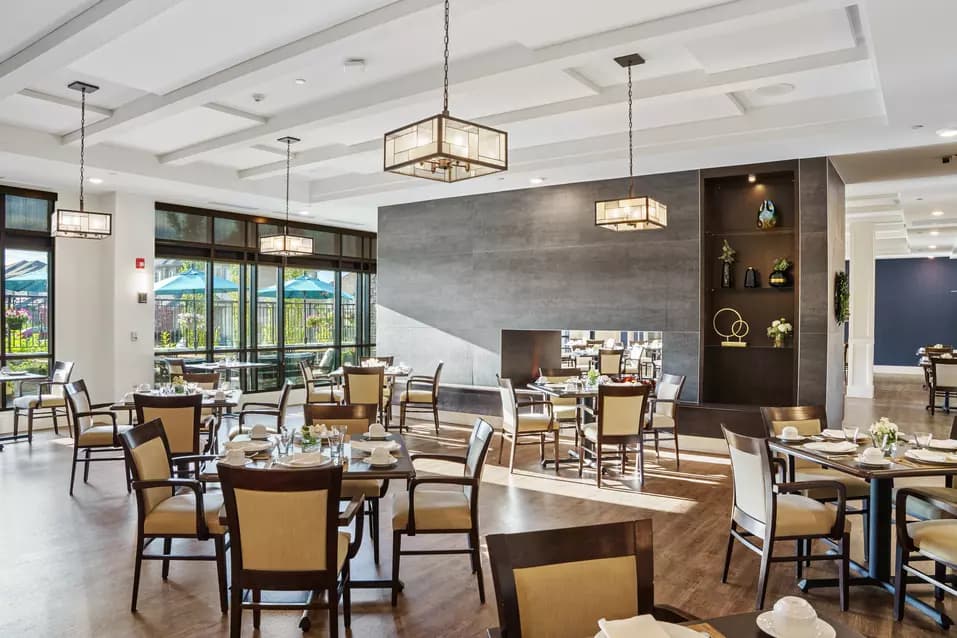 beautiful dining room at chartwell wescott retirement residence