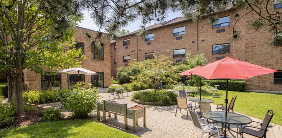 Chartwell Christopher Terrace Retirement Residence outdoor patio with furniture