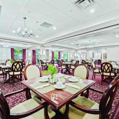 Spacious dining room at Chartwell Robert Speck Retirement Residence