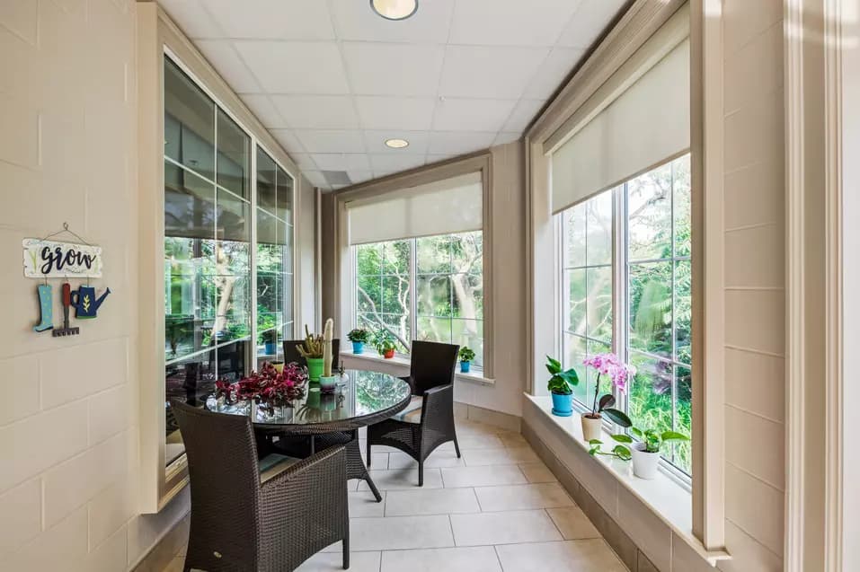 Sun room at Chartwell Bankside Retirement Residence