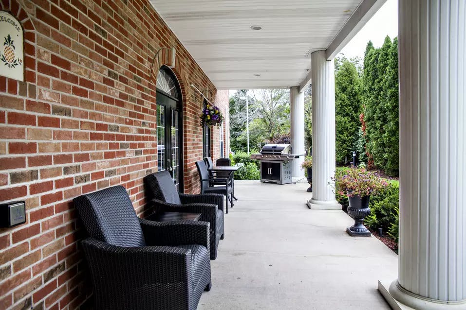 Comfortable outdoor seating at Chartwell Georgian Retirement Residence.