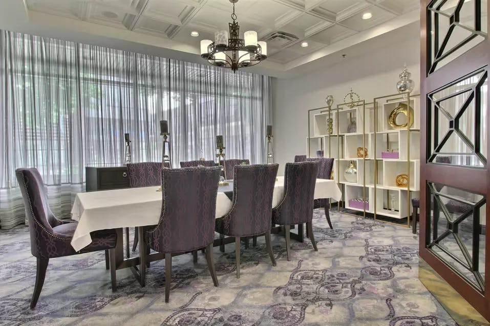private dining room at chartwell lord lansdowne retirement residence