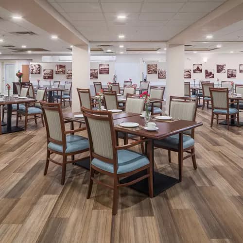 dining room at chartwell hampton house retirement residence