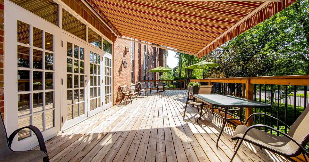 Chartwell Colonial's exterior patio
