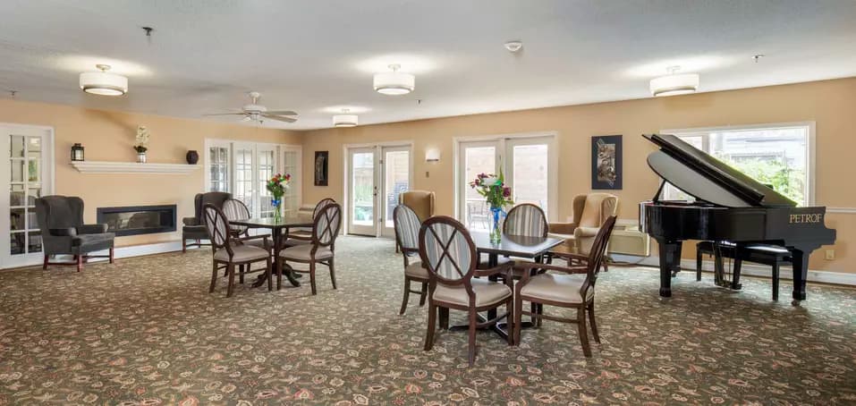 The dining room of Chartwell Lansing Retirement Residence 