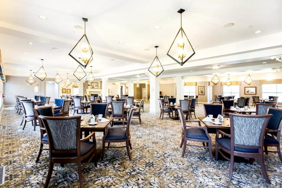 beautiful dining room at chartwell hawthorn retirement residence