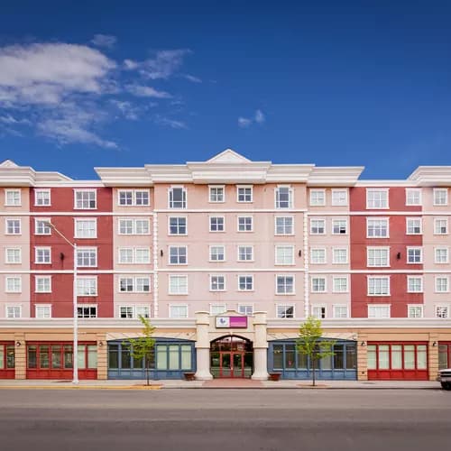 wide angle exterior front entrance picture at chartwell kamloops retirement residence