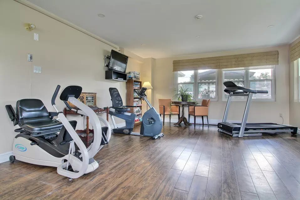 fitness room at chartwell hartford retirement residence