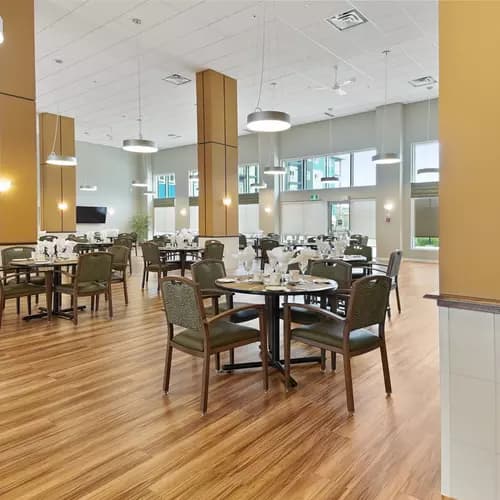 dining room at chartwell emerald hills retirement residence