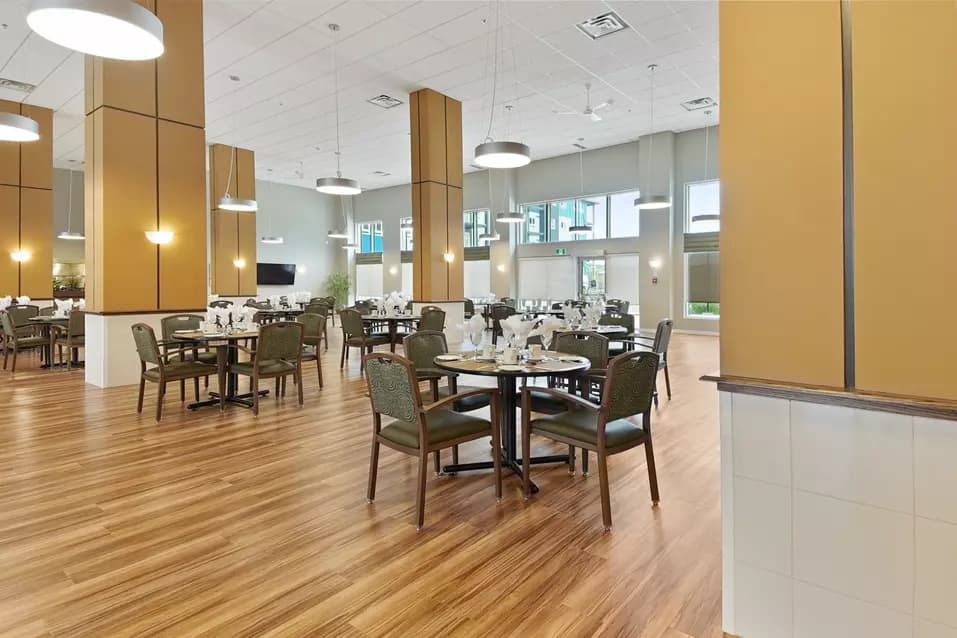 dining room at chartwell emerald hills retirement residence