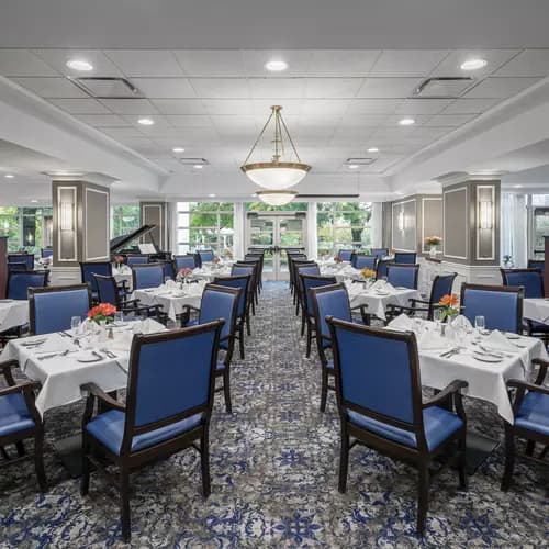 grand dining room at chartwell rockcliffe retirement residence