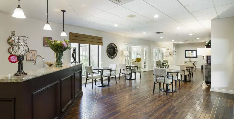 Chartwell Christopher Terrace Retirement Residence bistro with seating