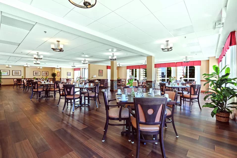 Dining room of Chartwell Isabella Retirement Residence 