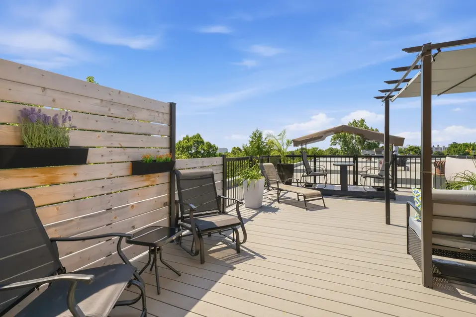 Terrasse sur le toit du Chartwell Manoir Archer / Rooftop terrace at Chartwell Manoir archer