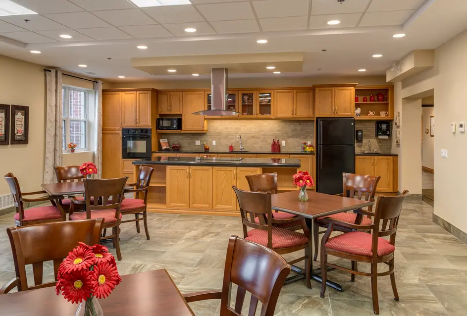 Country kitchen with table and chairs at Chartwell Amherstburg