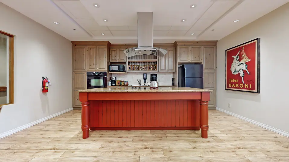 Country kitchen at Chartwell Strathroy