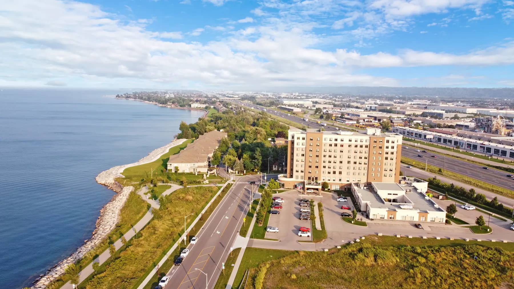 Drone view of exterior of Chartwell Stoney Creeek