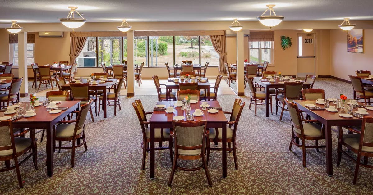 The dining room of Chartwell Westmount on William Retirement Residence 