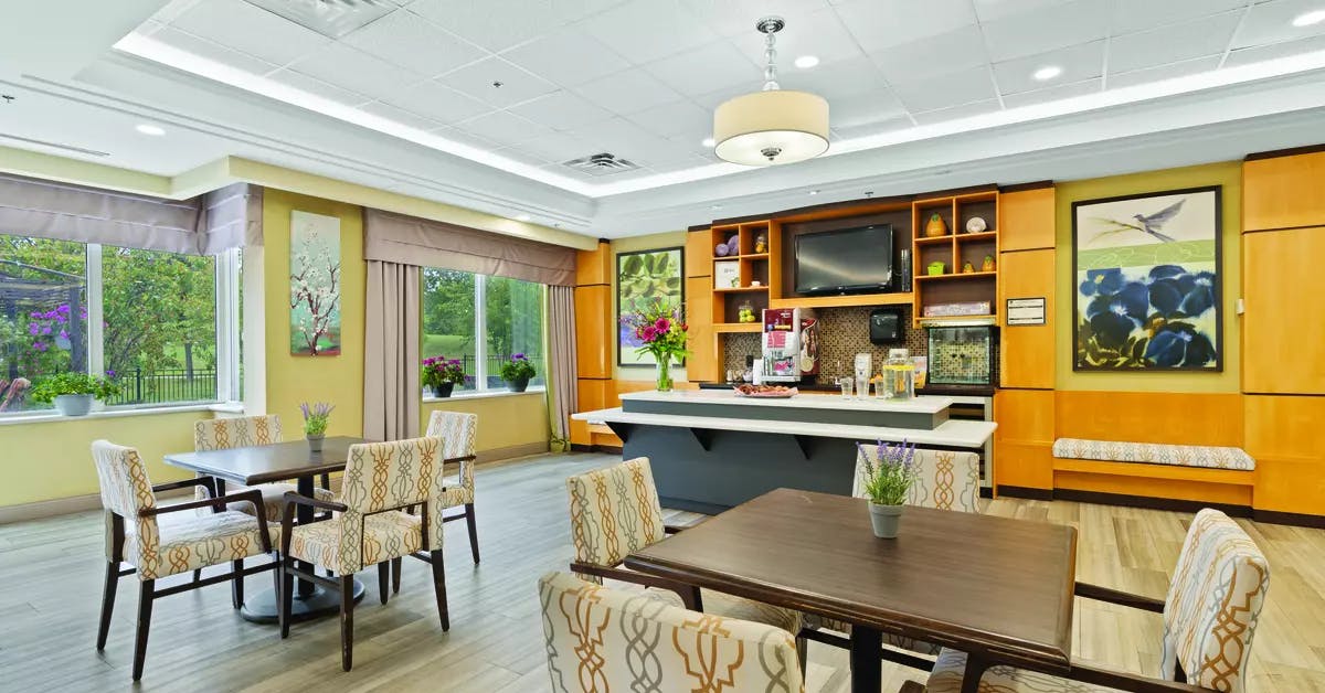 Bistro with seating at Chartwell Scarlett Heights Retirement Residence