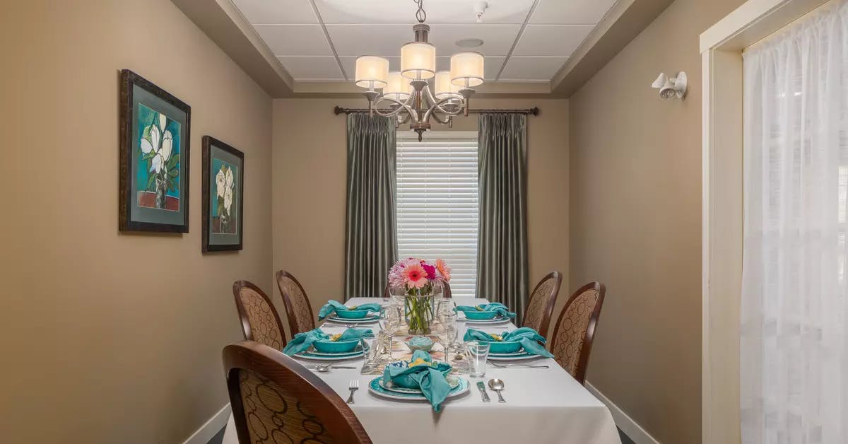 elegant private dining room at chartwell ridgepointe retirement residence