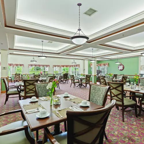 The dining room of Chartwell Glacier Ridge Retirement Residence 