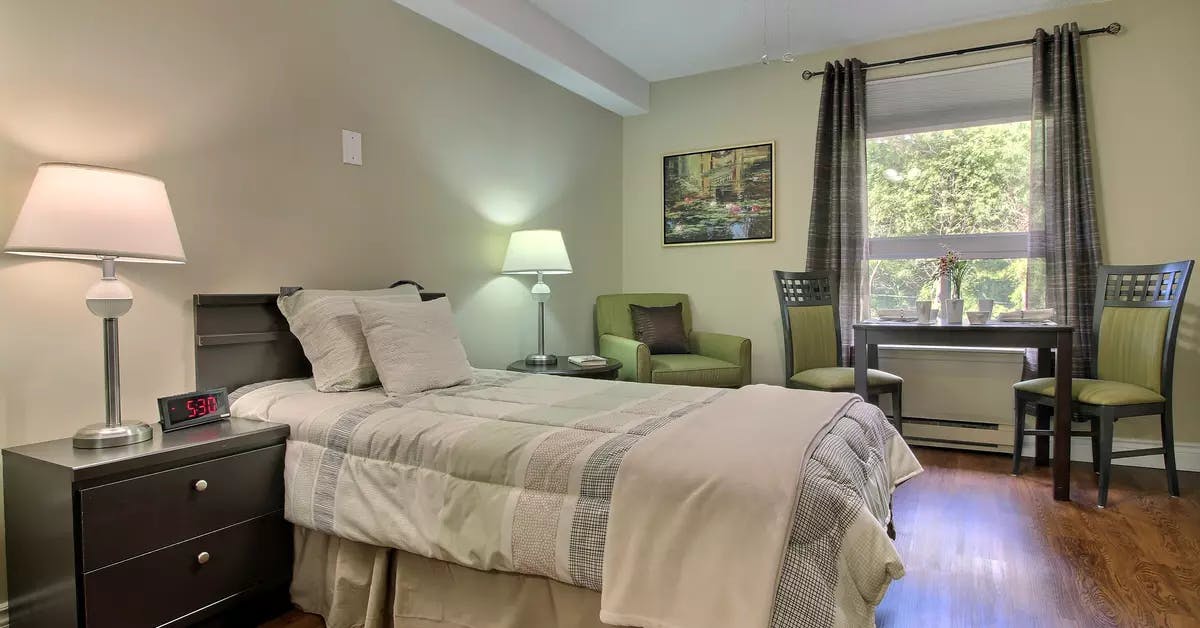 cozy 1 bedroom suite at chartwell rosedale retirement residence