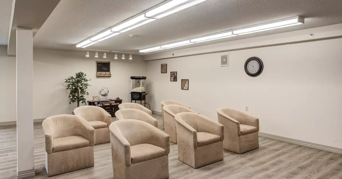 The TV room of Chartwell Westmount on William Retirement Residence 